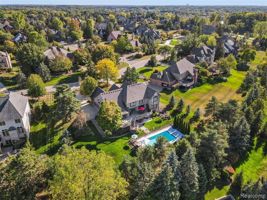 main property photo 12