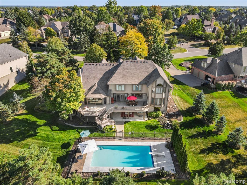 main property photo 13