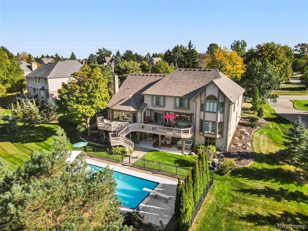 main property photo 14