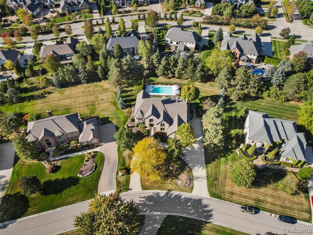 main property photo 16