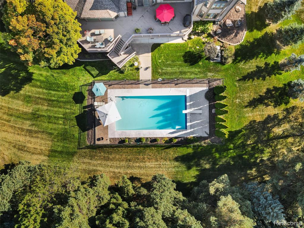 main property photo 17