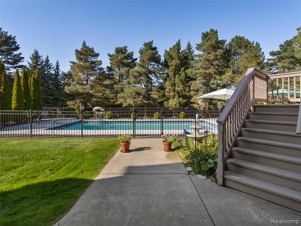 main property photo 22