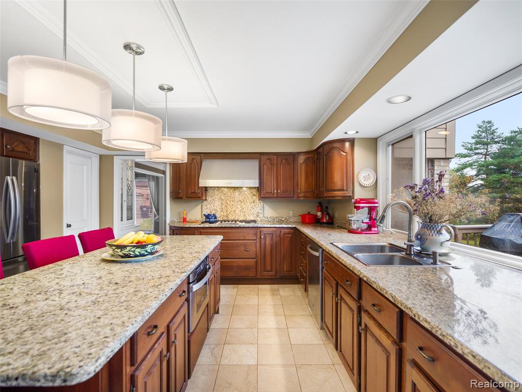 main property photo 47