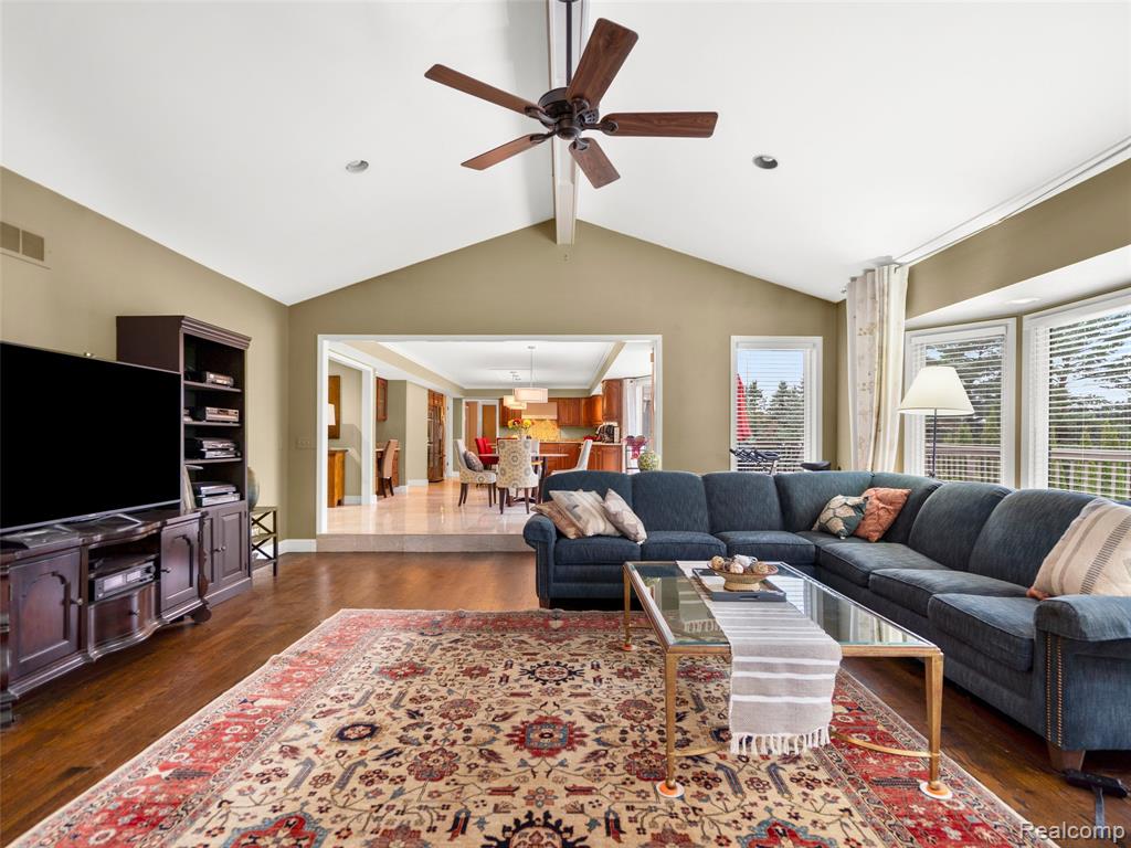 main property photo 59