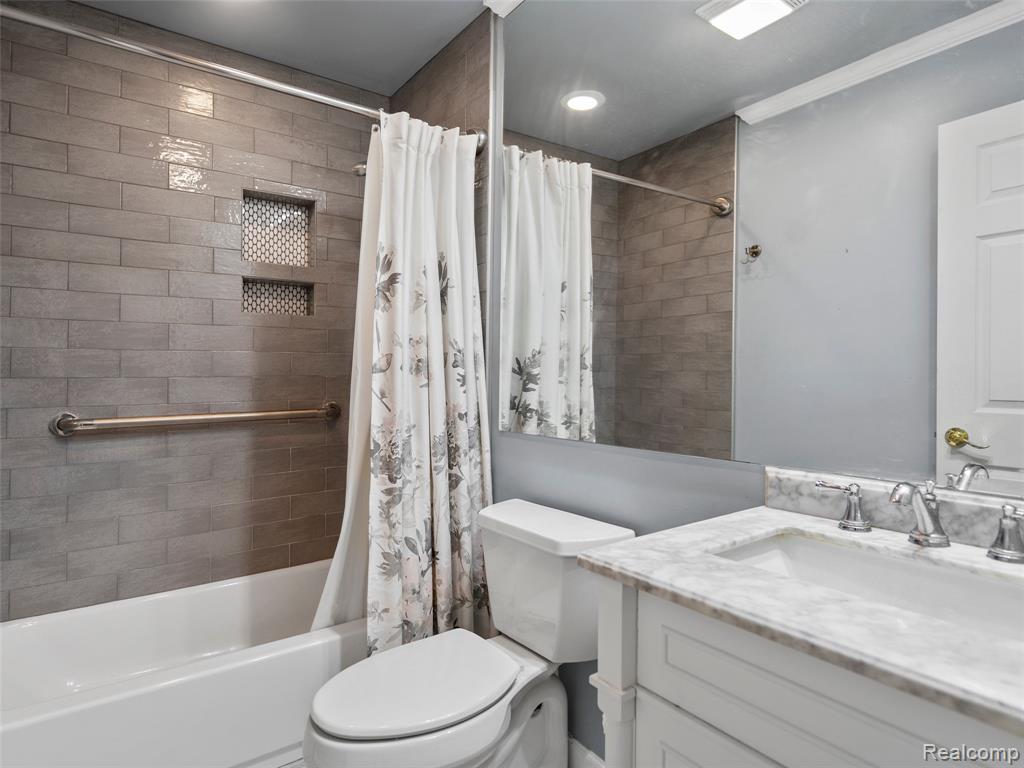 main property photo 73