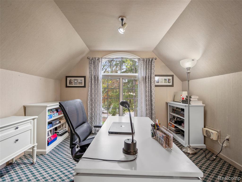 main property photo 90