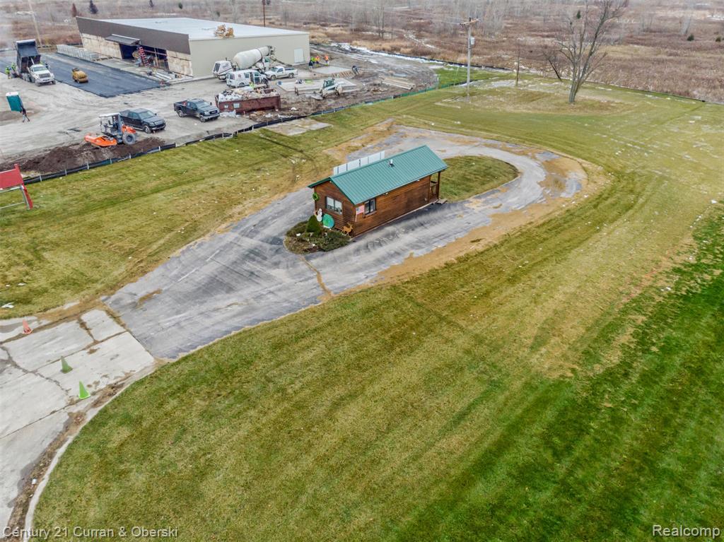 main property photo 6