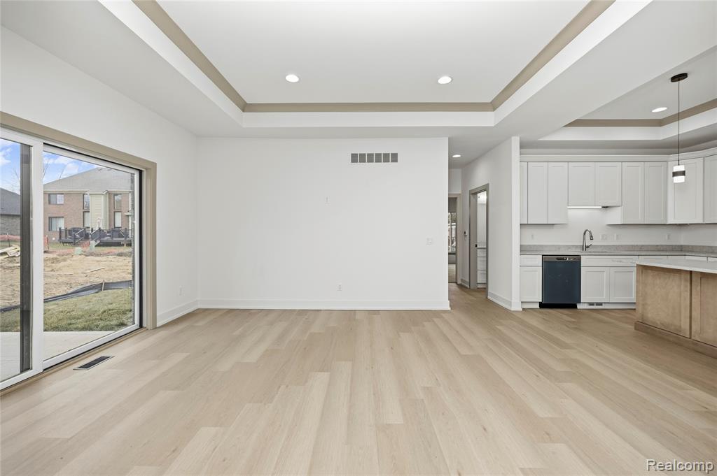 property viewer photo 1