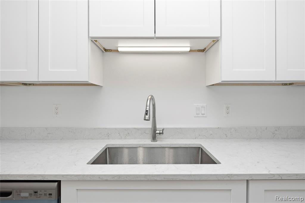 property viewer photo 10