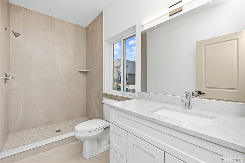 property viewer photo 24