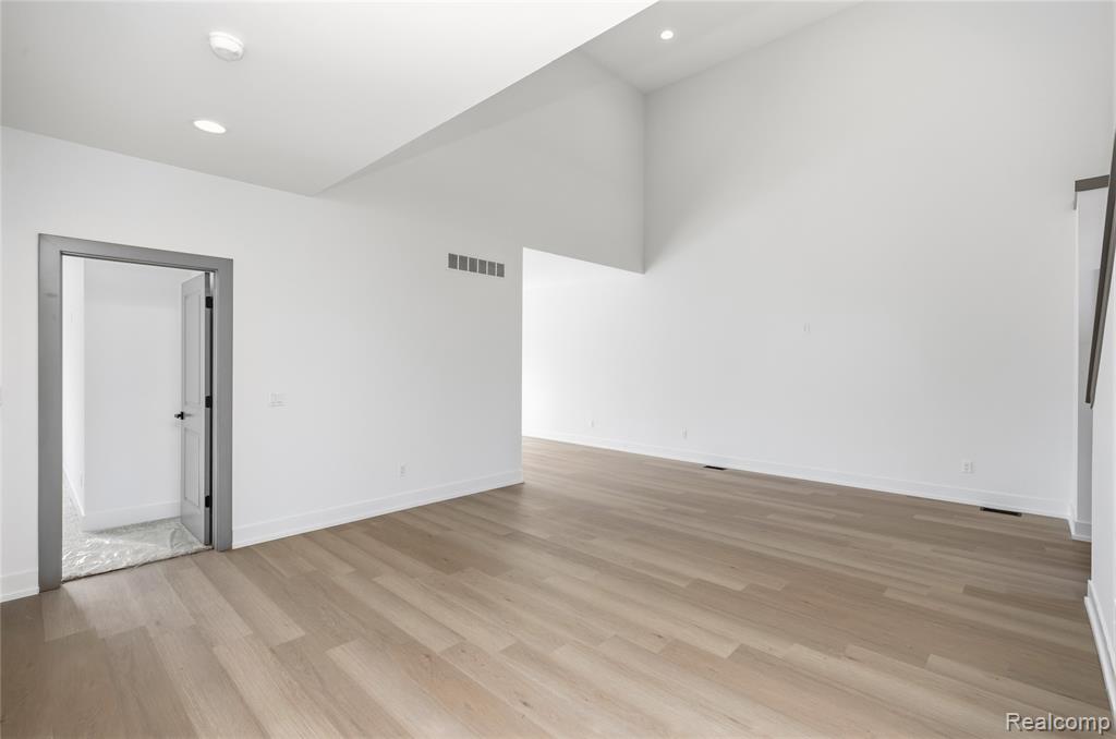 property viewer photo 7