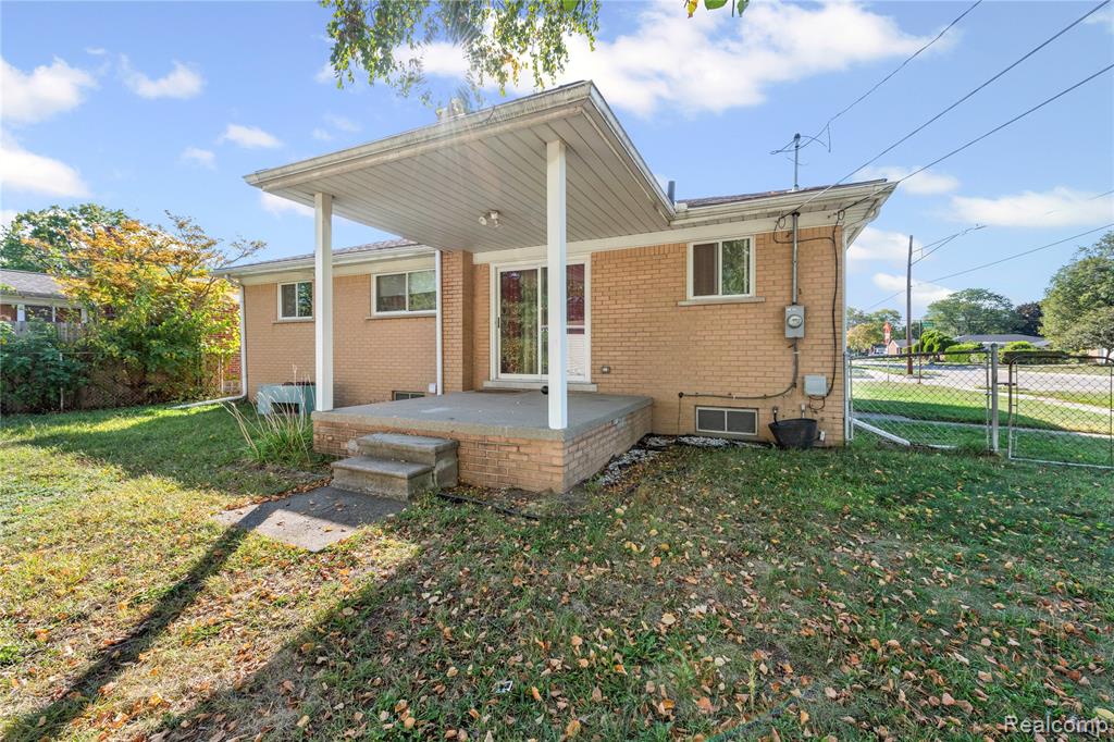 main property photo 24
