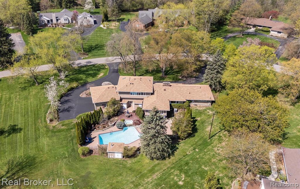 main property photo 46