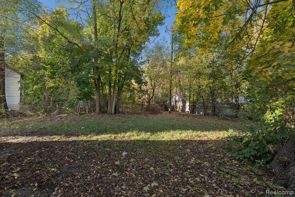 main property photo 36