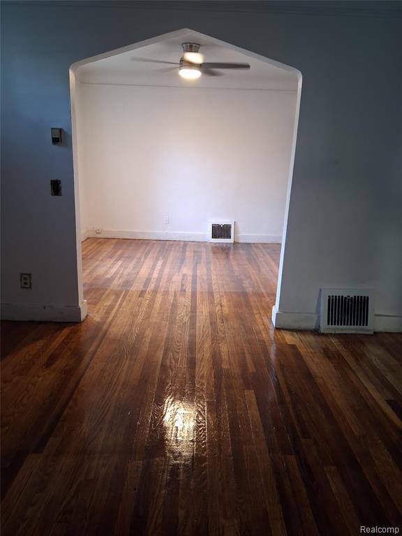 property viewer photo 1