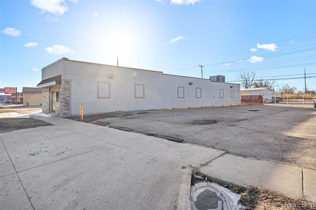 main property photo 37