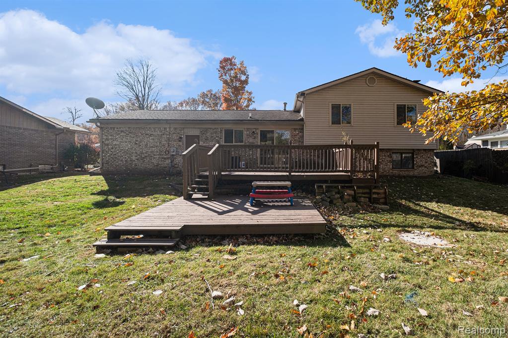 main property photo 30