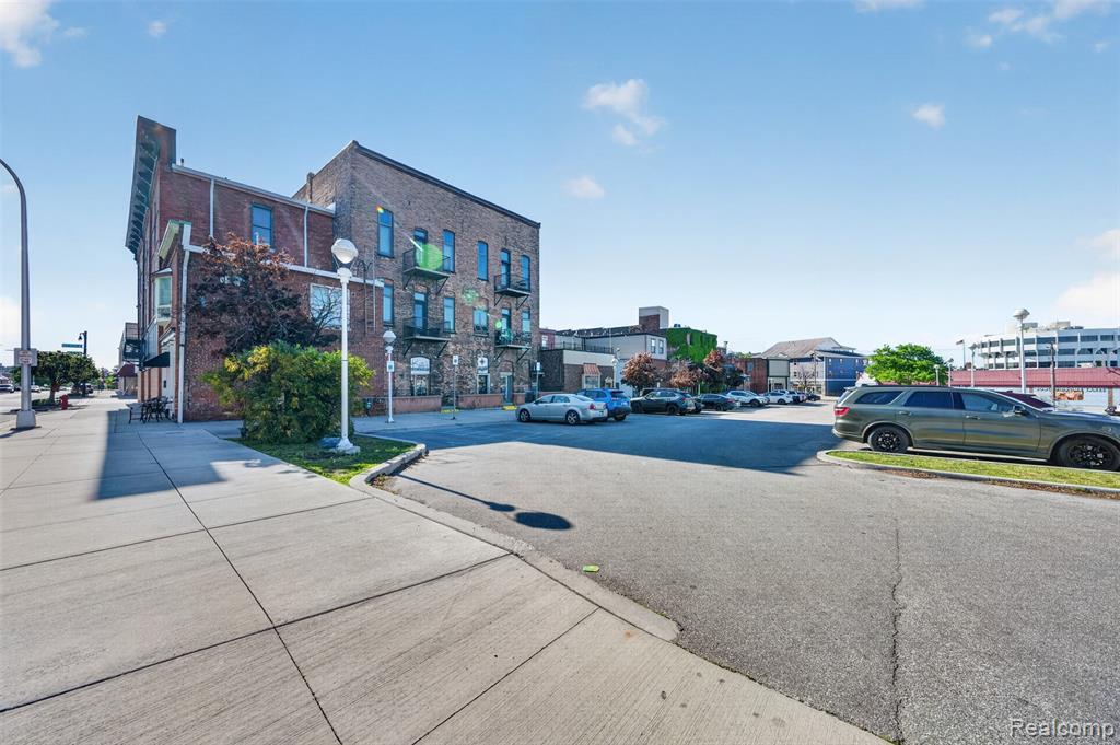 main property photo 23