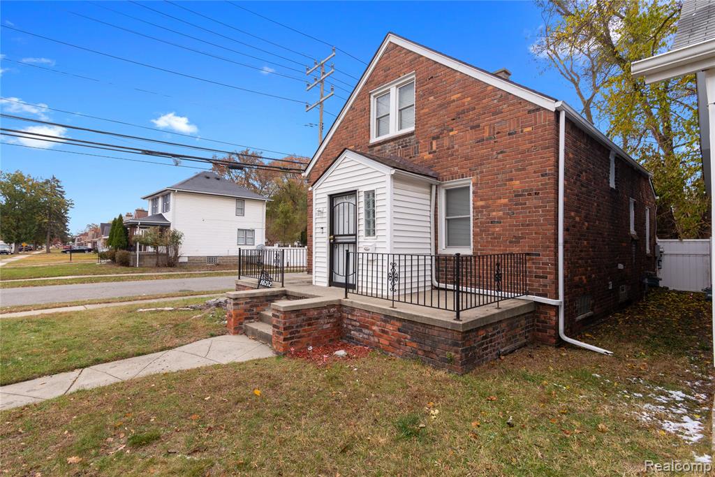main property photo 23