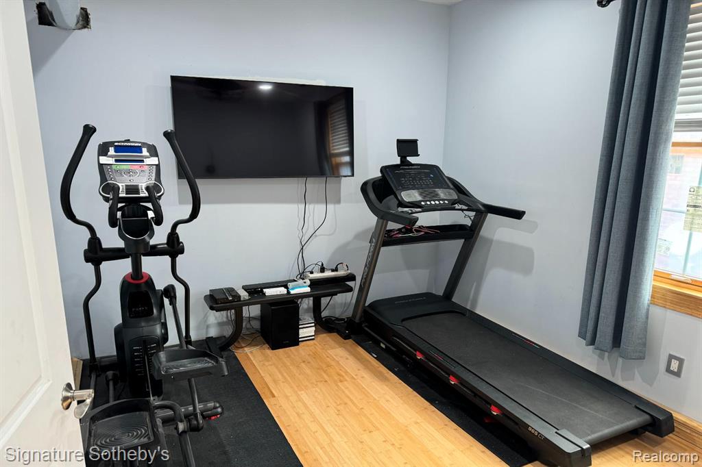 main property photo 40