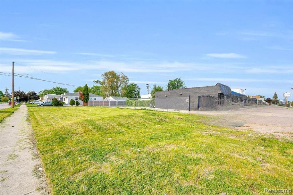 main property photo 6