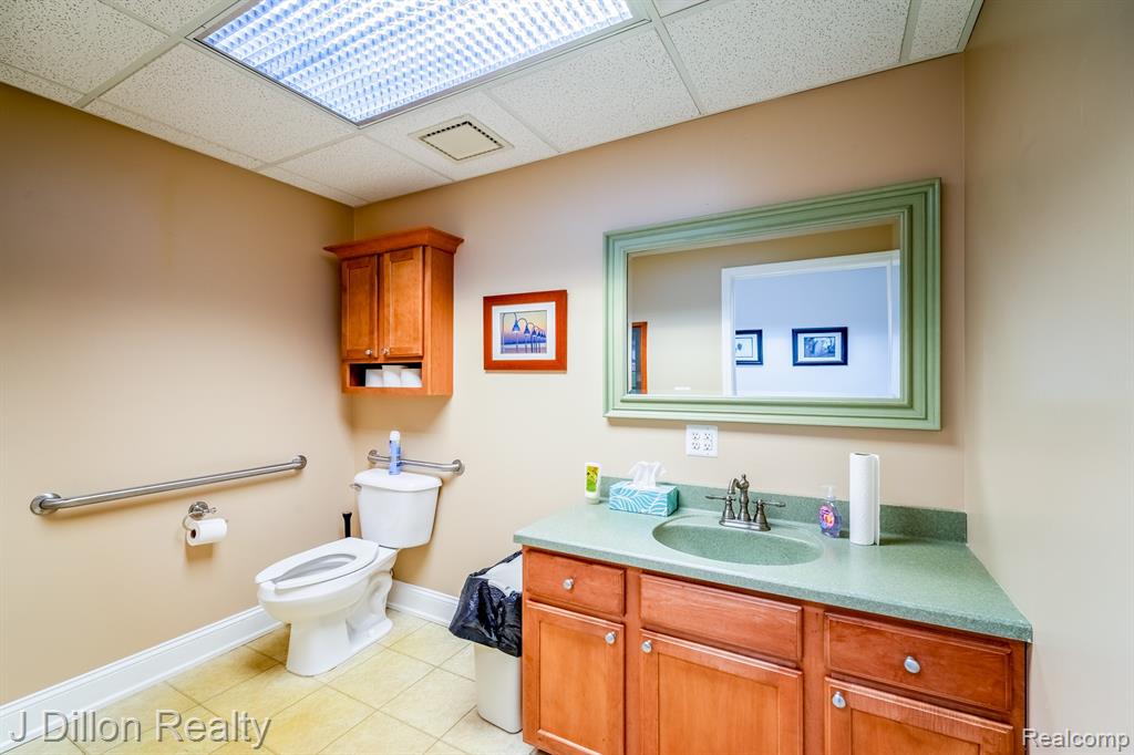 main property photo 50