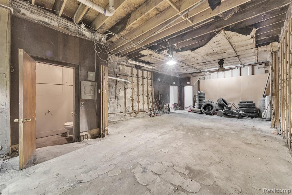 main property photo 17