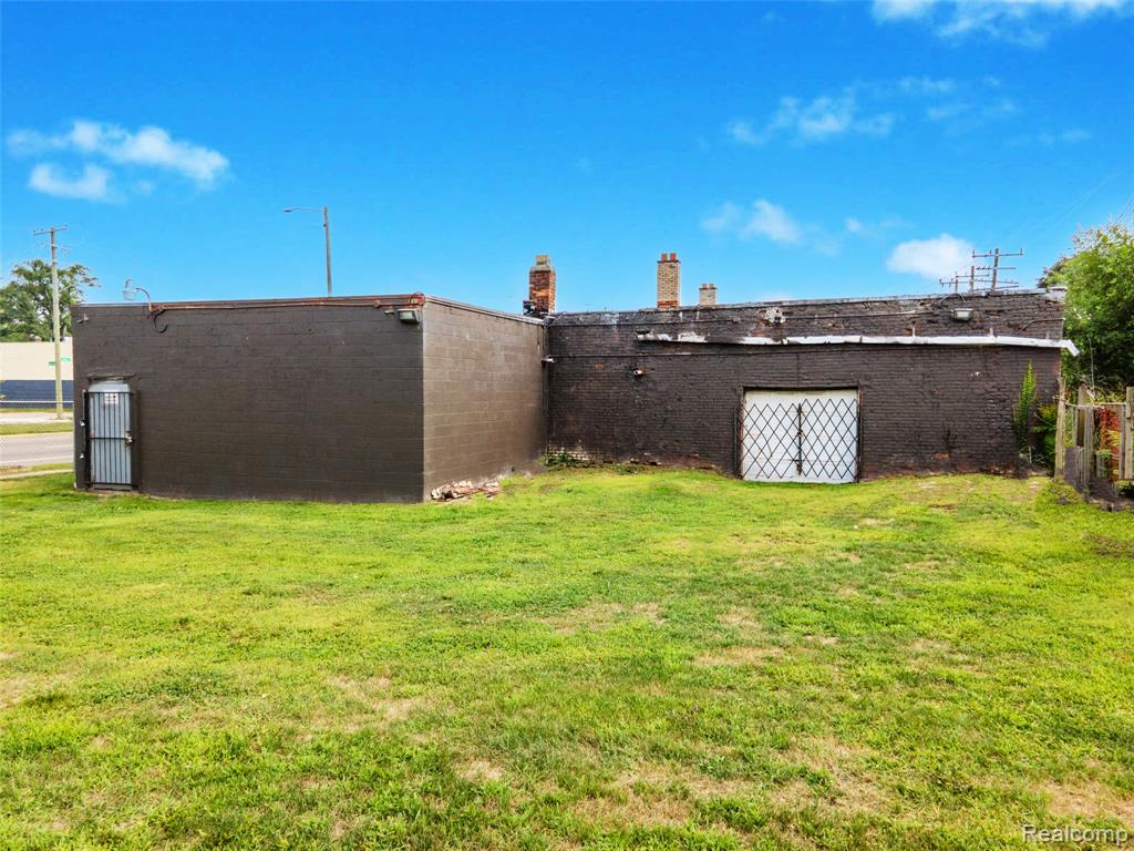 main property photo 8