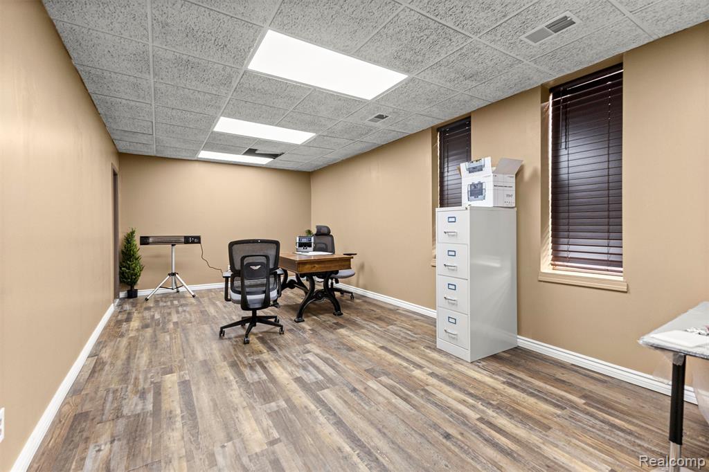 main property photo 23