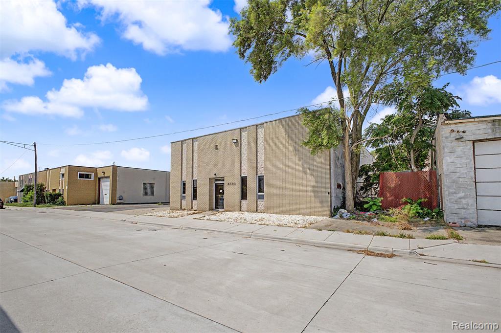 main property photo 4