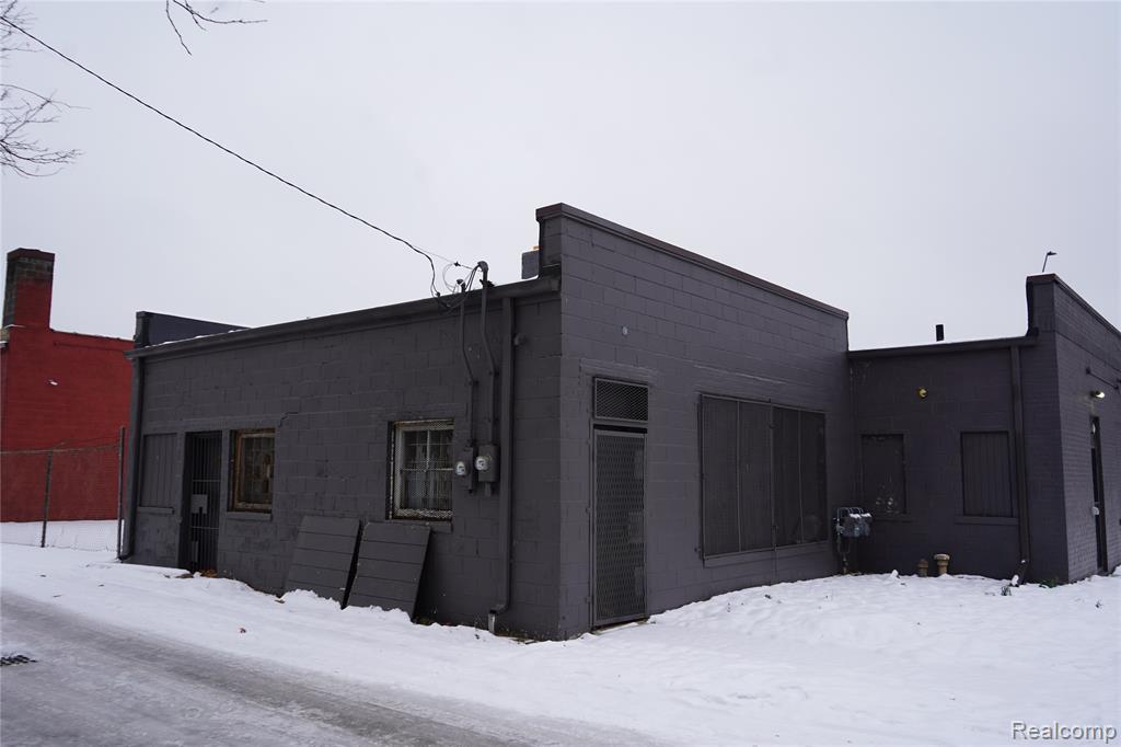 main property photo 11
