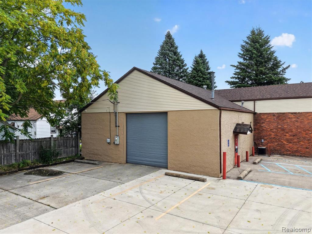 main property photo 29
