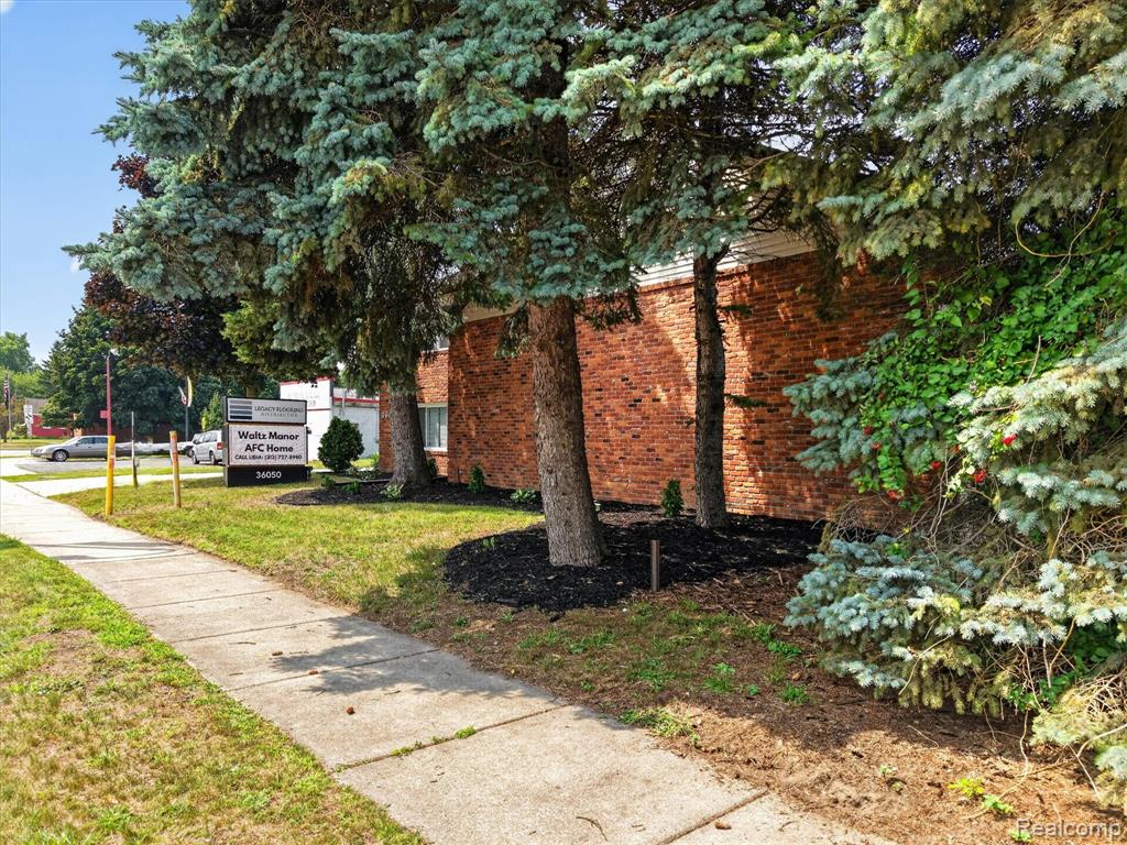 main property photo 36