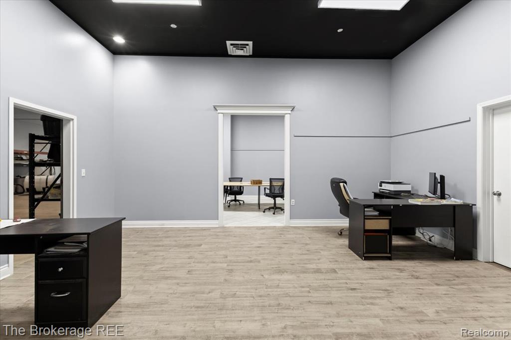 main property photo 18