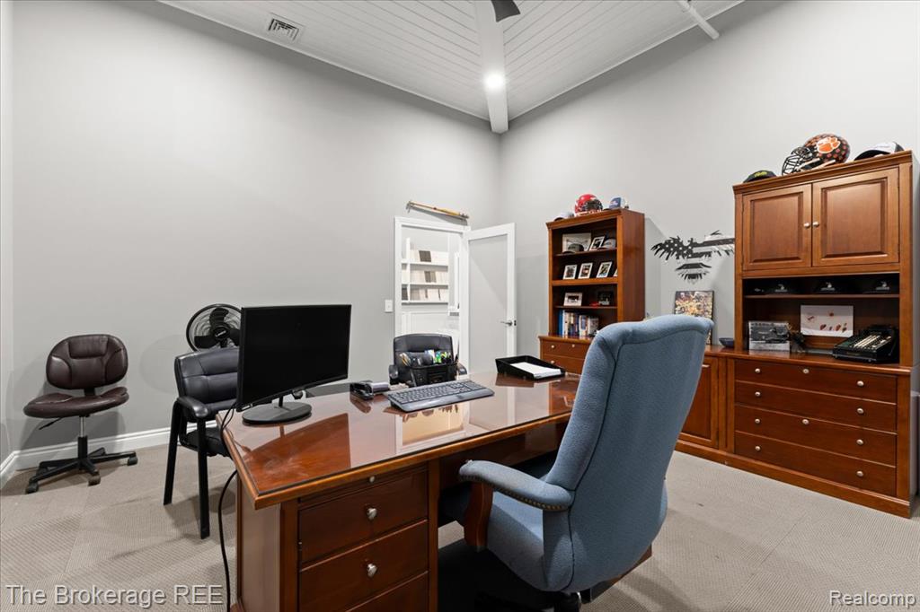 main property photo 50