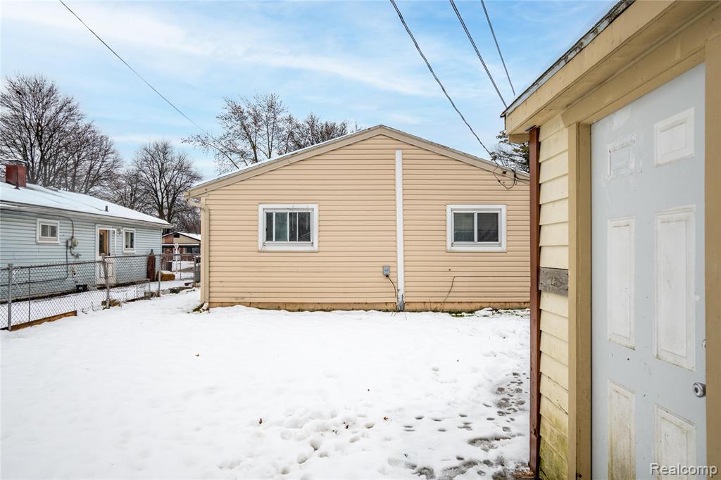 main property photo 22