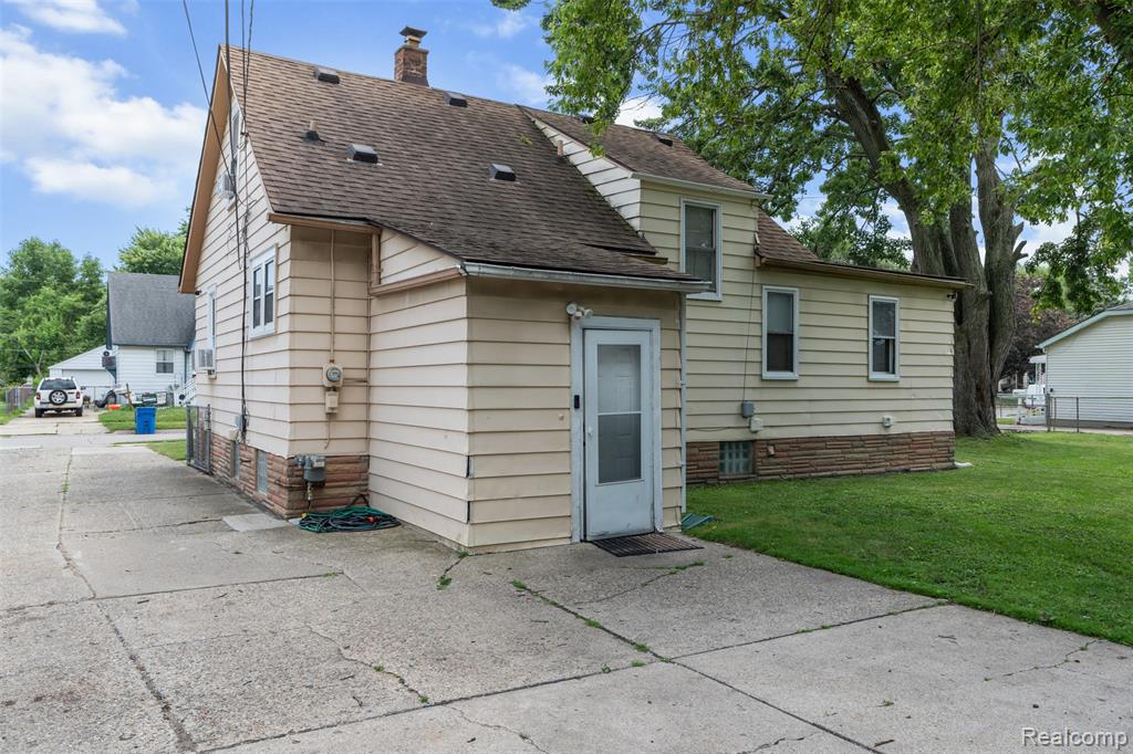 main property photo 14