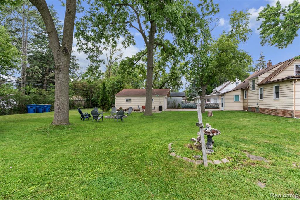 main property photo 17