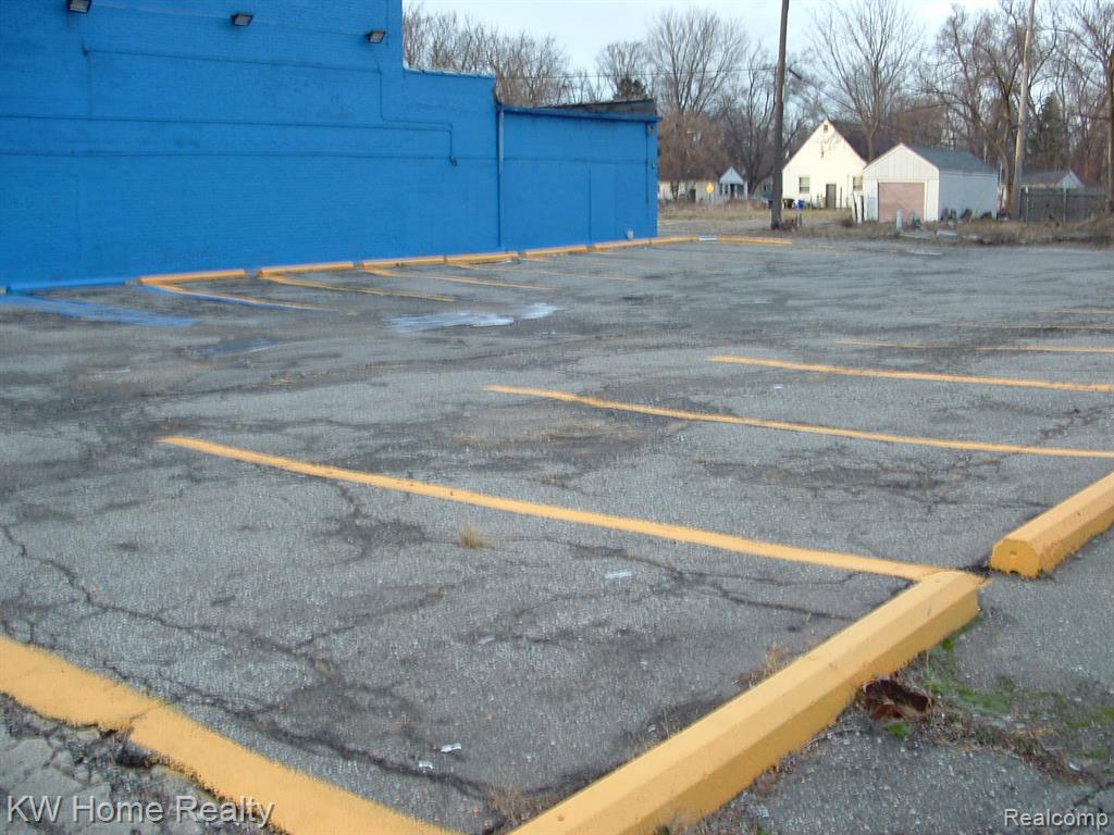 main property photo 14