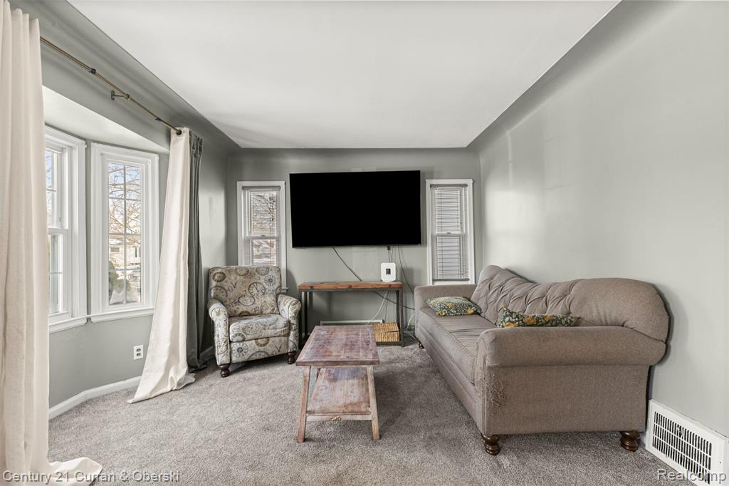 property viewer photo 7