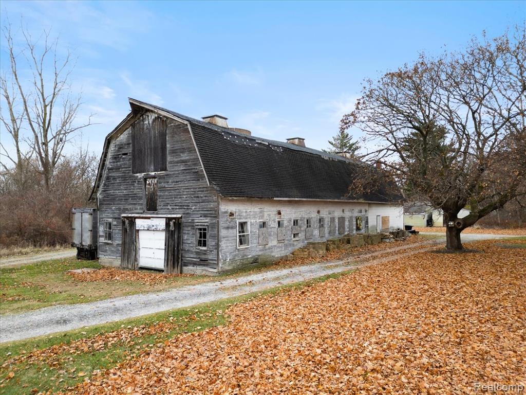 main property photo 14