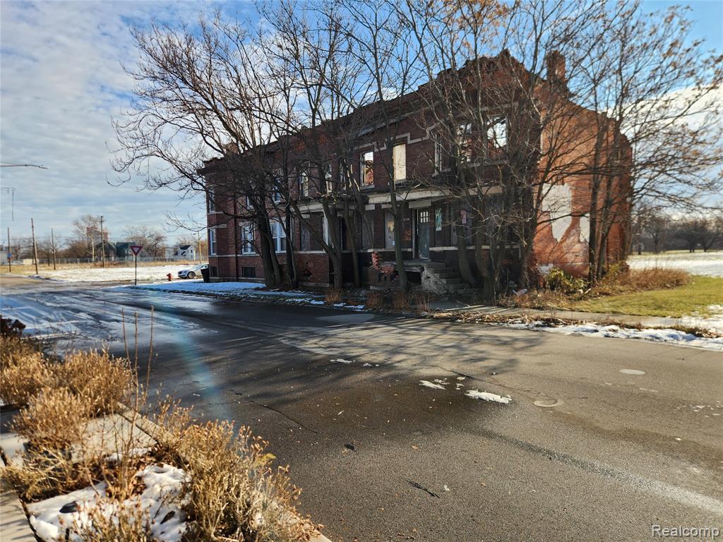 main property photo 4