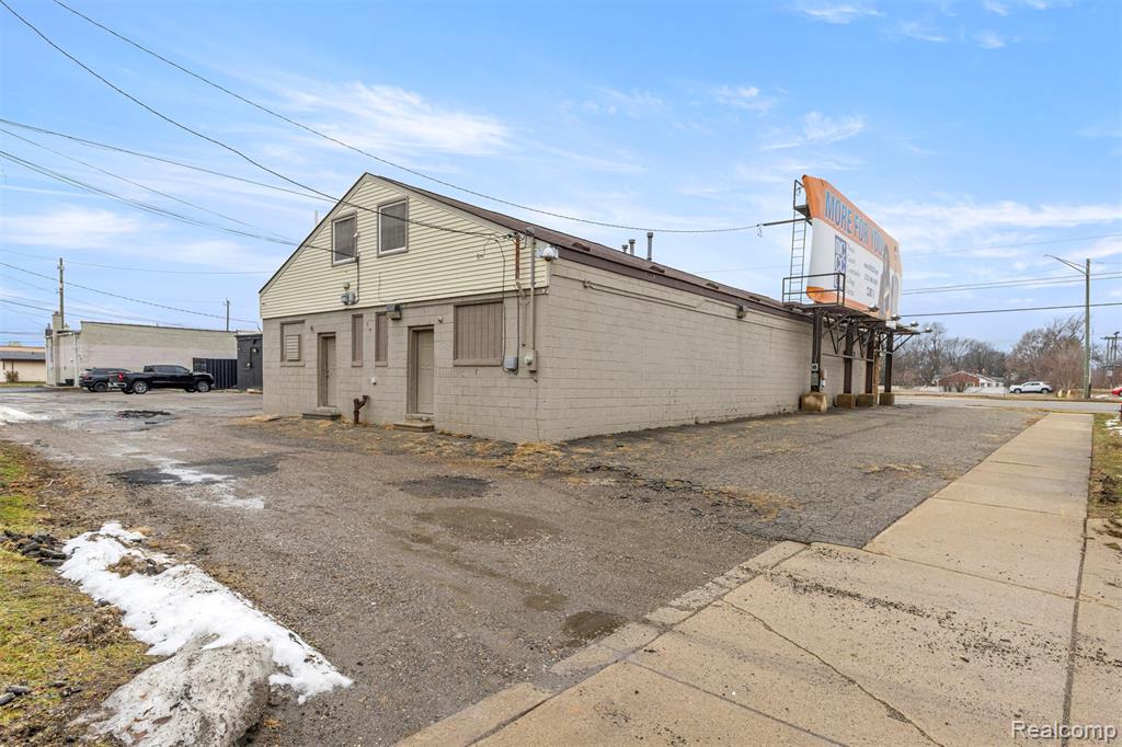 main property photo 47