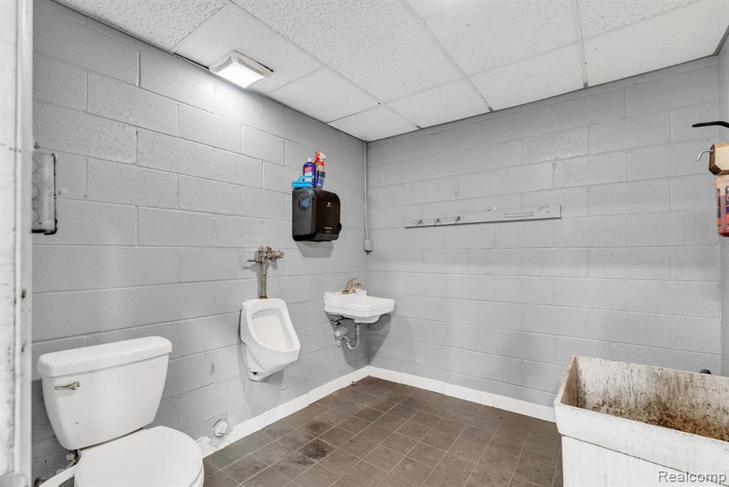 main property photo 39