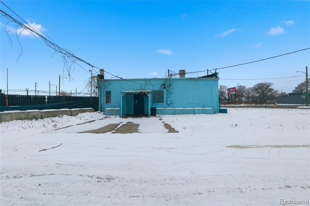 main property photo 32