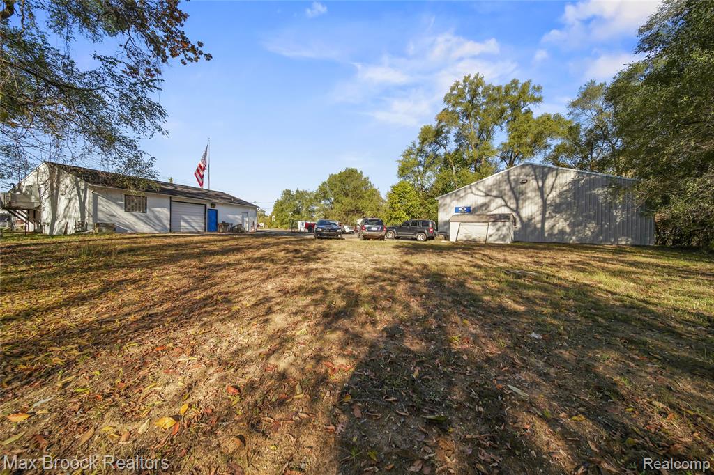 main property photo 35