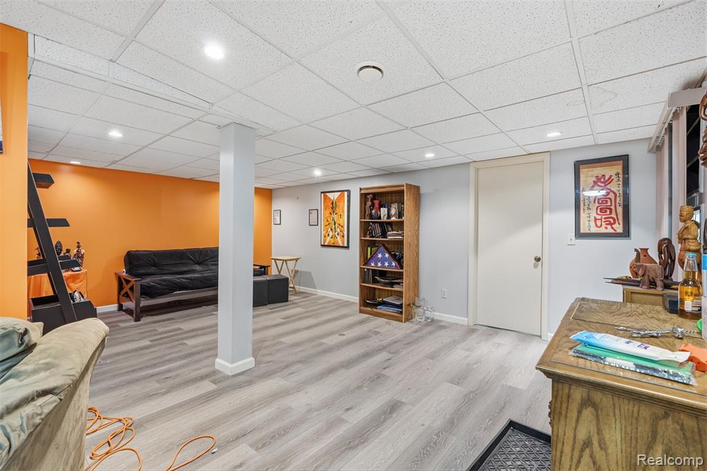 main property photo 35