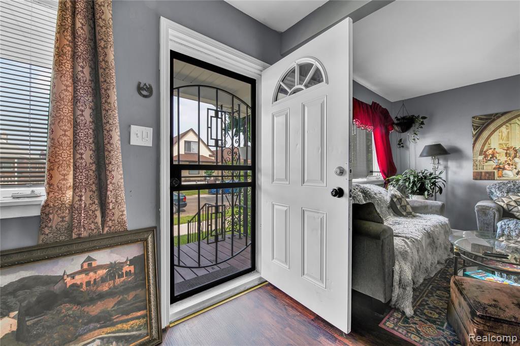 main property photo 5