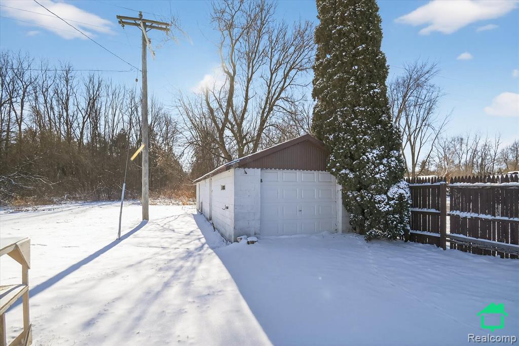main property photo 45
