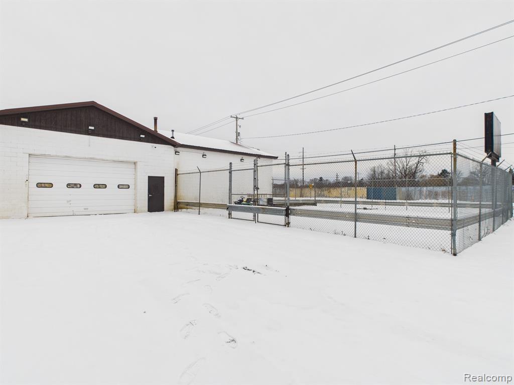 main property photo 25